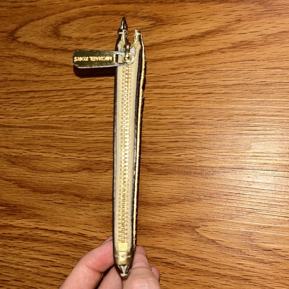 Michael Kors Jet Set Metallic Card Holder wristlet in pale gold - Picture 3 of 4